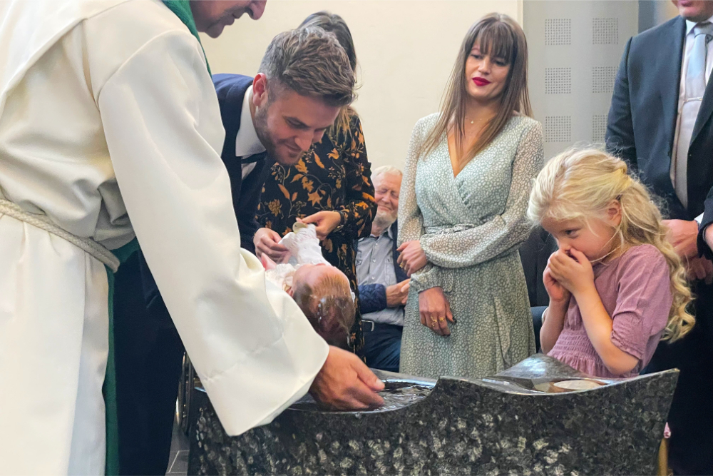 Bilde av dåpshandling